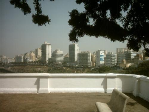 Vue sur la ville du jardin Ibn Badis (Promenade de Ltang)